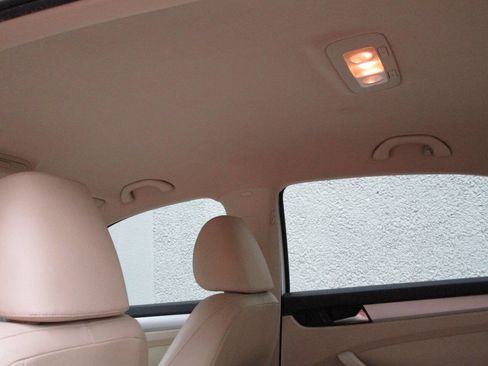 Used 2012 Volkswagen Passat 2.5 SE image 21