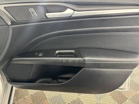 Used 2019 Ford Fusion Titanium AWD/4WD image 19