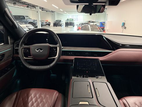 Used 2025 INFINITI QX80 Autograph AWD/4WD image 12