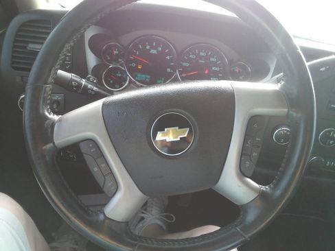 Used 2014 Chevrolet Silverado 2500 LT w/ Custom Sport Truck Package AWD/4WD image 22