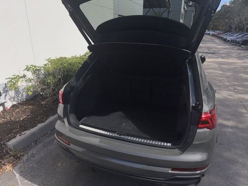 Certified 2025 Audi Q3 2.0T Premium Plus w/ Premium Plus Package image 19