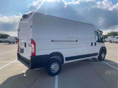 Used 2024 RAM ProMaster 2500 w/ Convenience Group FWD image 2