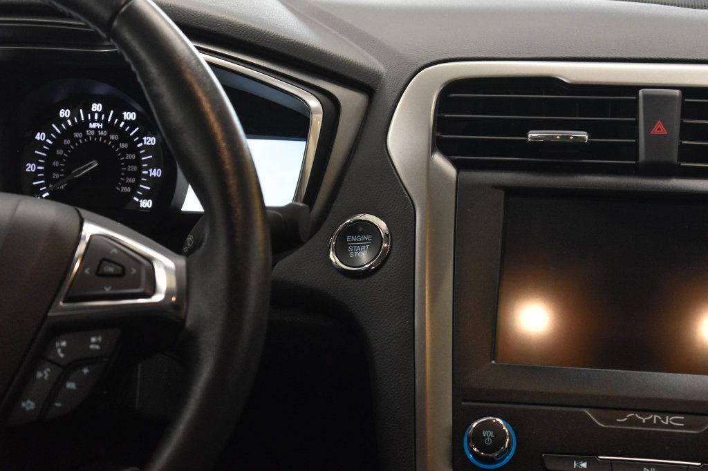 Used 2020 Ford Fusion SEL FWD image 22