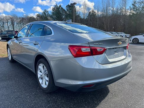 Used 2024 Chevrolet Malibu LT image 3