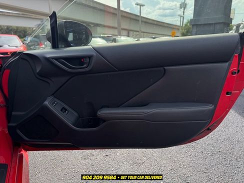 Used 2022 Toyota GR86 w/ ALL Weather Mat Package (TMS) RWD image 17