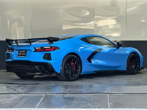 Used 2022 Chevrolet Corvette Stingray Coupe w/ 1LT RWD image 3