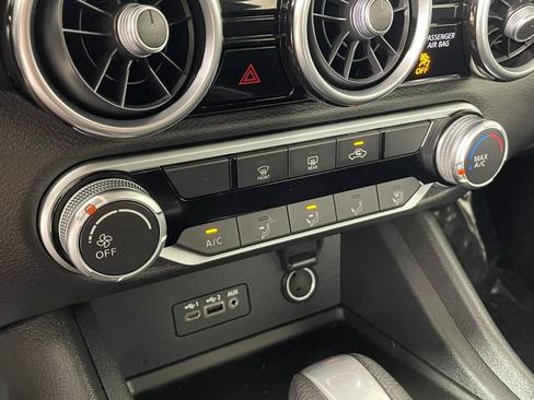 Used 2022 Nissan Sentra SV FWD image 9