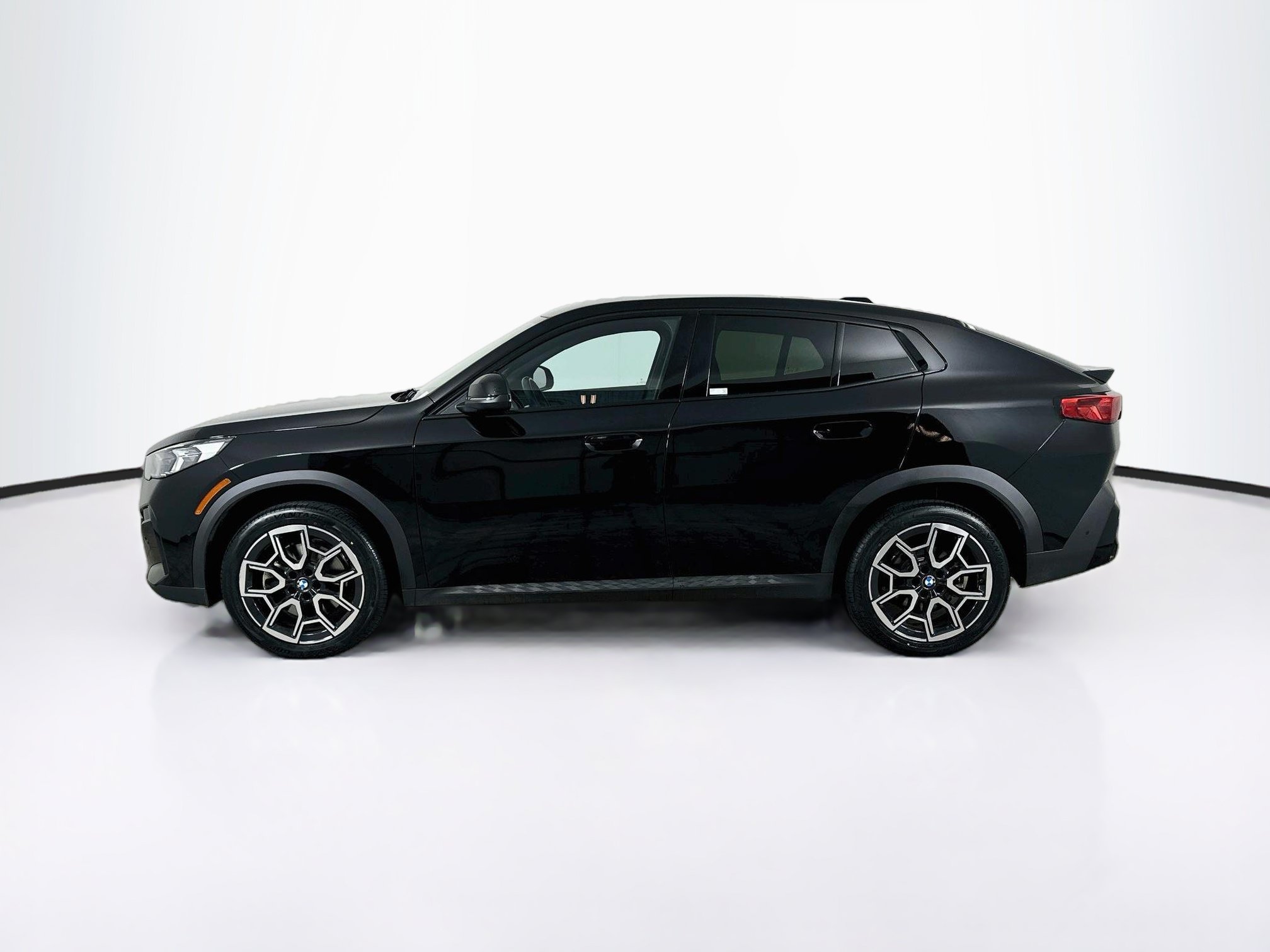 Used 2026 BMW X2 xDrive28i AWD/4WD image 4