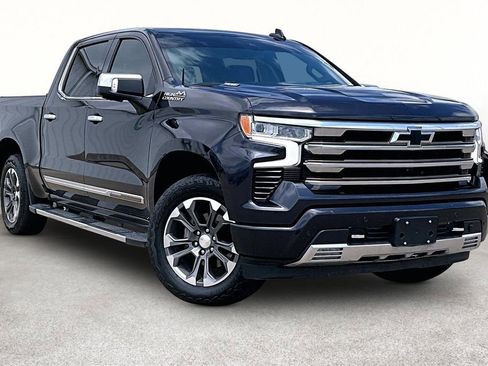 Used 2022 Chevrolet Silverado 1500 High Country w/ Z71 Off-Road Package AWD/4WD image 1