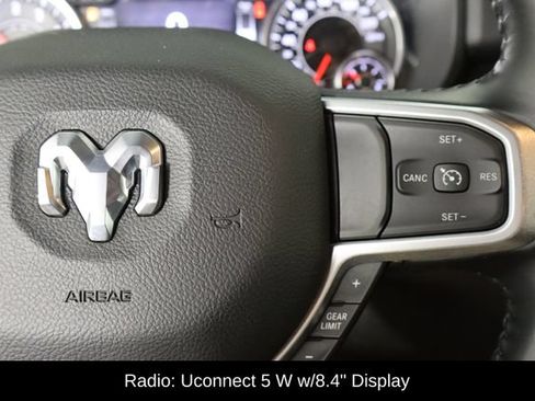 Used 2022 RAM 1500 Big Horn AWD/4WD image 9