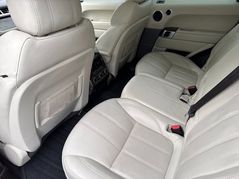 Used 2017 Land Rover Range Rover Sport HSE image 11