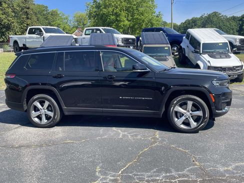 Used 2021 Jeep Grand Cherokee L Limited w/ Luxury Tech Group II AWD/4WD image 2