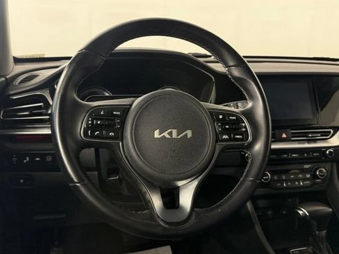 Used 2022 Kia Niro LXS FWD image 20