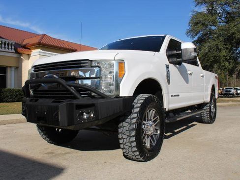 Used 2017 Ford F250 Lariat w/ Lariat Ultimate Package image 9