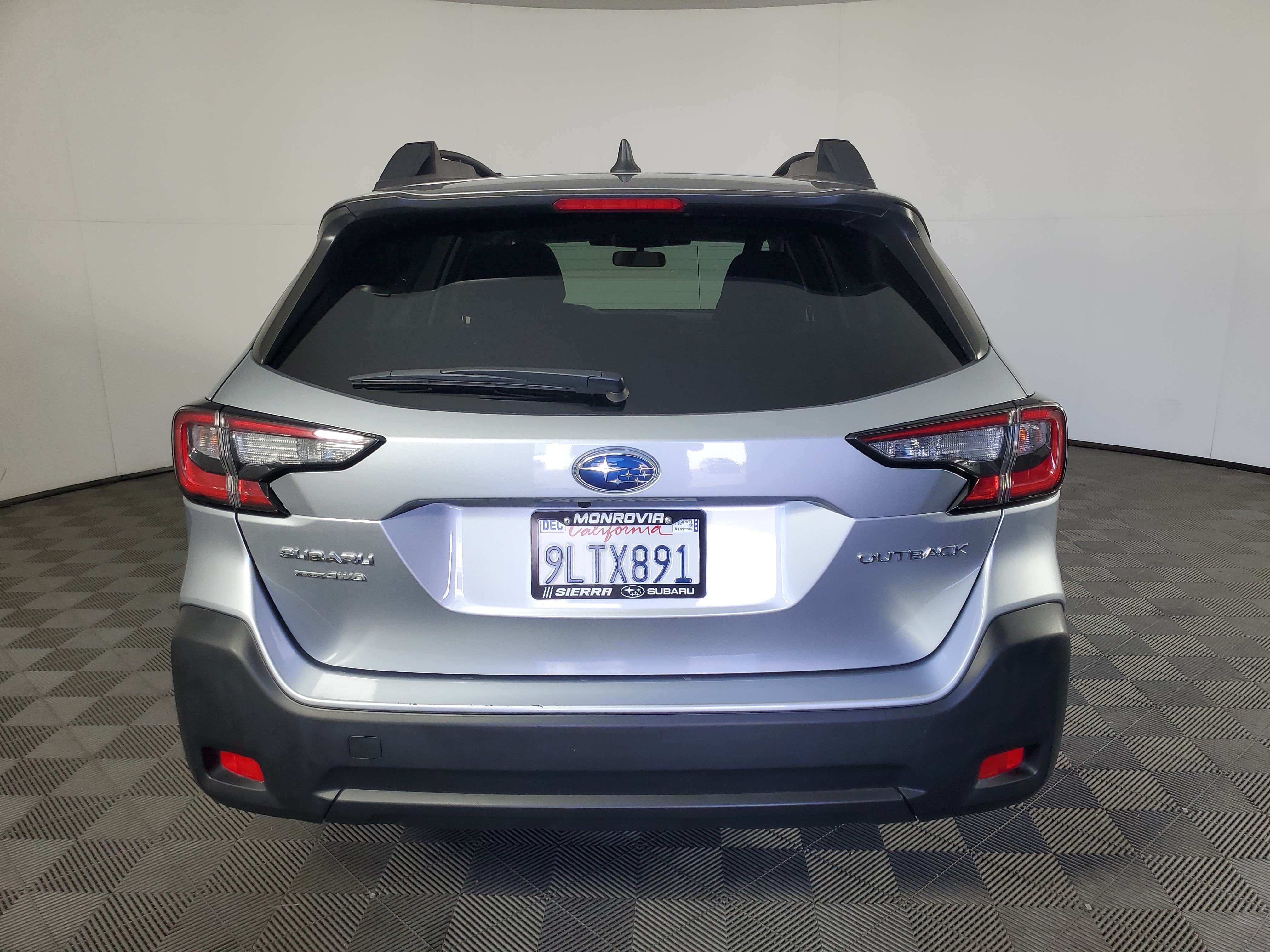 Used 2025 Subaru Outback Premium AWD/4WD image 5