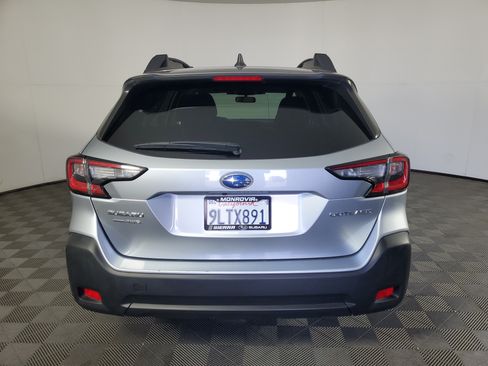 Used 2025 Subaru Outback Premium AWD/4WD image 5