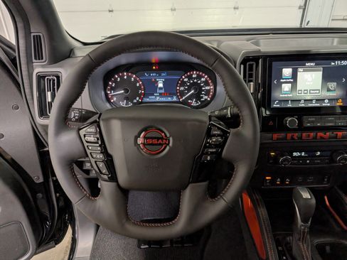 Used 2026 Nissan Frontier PRO-4X w/ Pro-4x Convenience Package image 17