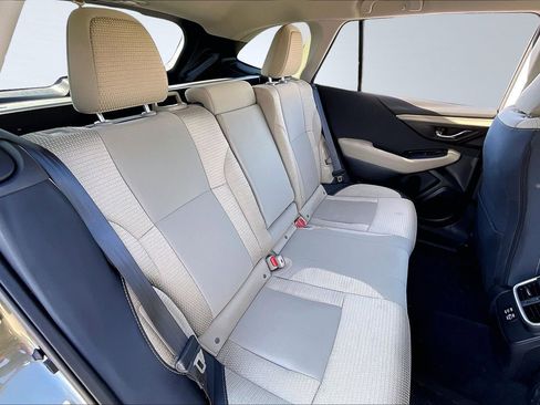 Used 2025 Subaru Outback Premium image 28