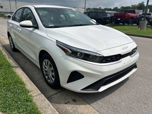 Used 2024 Kia Forte LX FWD image 2