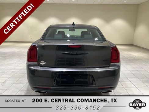 Used 2022 Chrysler 300 Touring L image 4