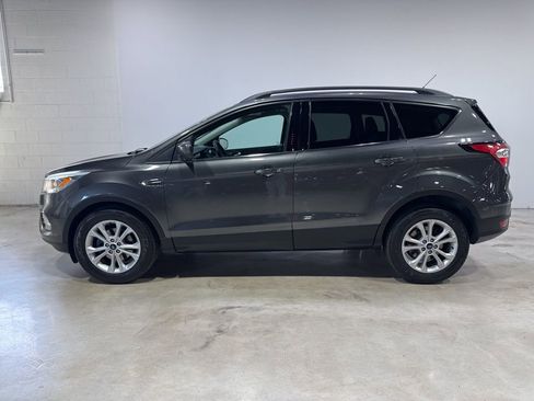 Used 2017 Ford Escape SE w/ SE Leather Comfort Package image 4