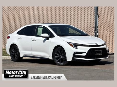 Used 2023 Toyota Corolla SE w/ SE Premium Package FWD image 1