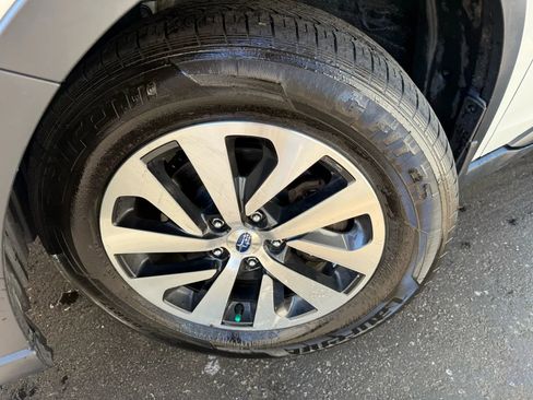 Used 2022 Subaru Outback Premium image 41