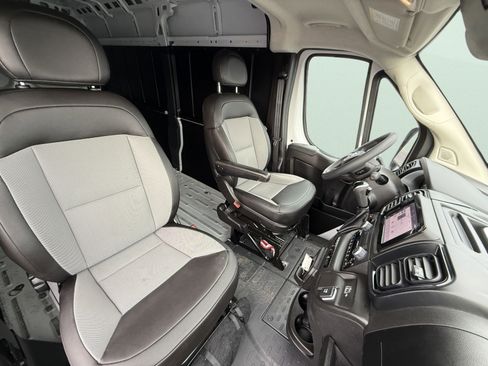 Used 2026 RAM ProMaster 2500 w/ Convenience Group FWD image 13