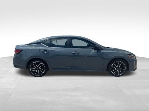 Used 2024 Nissan Sentra SR FWD image 4