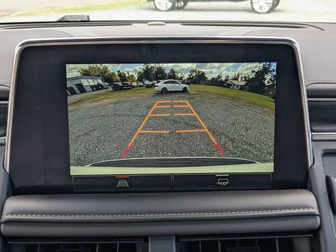 Used 2024 GMC Yukon SLT image 32