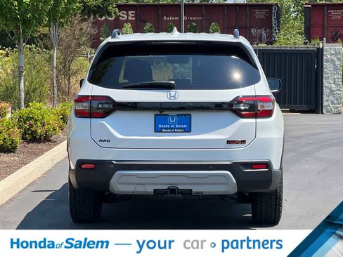 New 2025 Honda Pilot TrailSport image 7