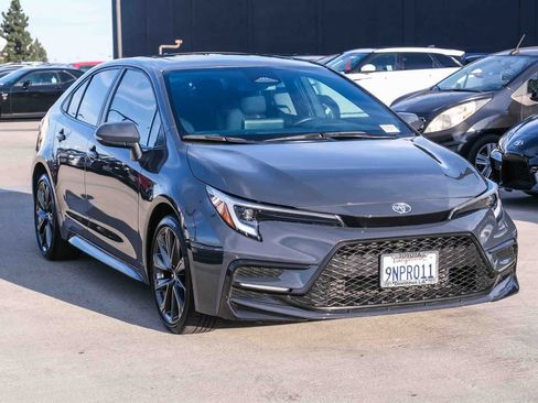 Certified 2024 Toyota Corolla SE w/ SE Premium Package FWD image 3