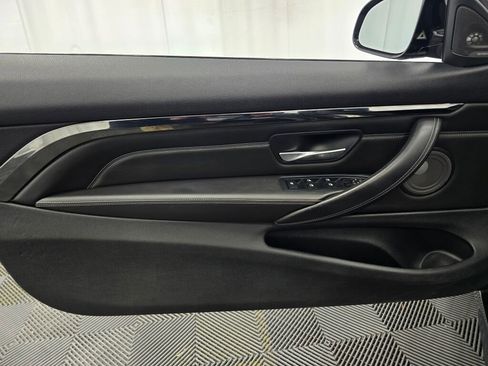 Used 2015 BMW M4 Convertible image 27