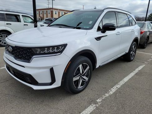 Used 2021 Kia Sorento EX w/ Panoramic Sunroof Package image 2