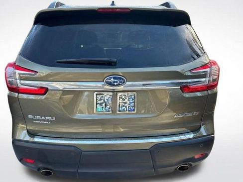 Used 2023 Subaru Ascent Premium w/ Convenience Package image 2