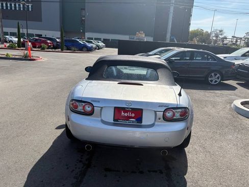 Used 2006 MAZDA MX-5 Miata Sport RWD image 8