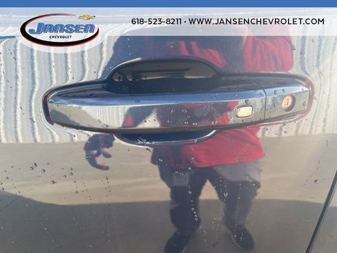 Used 2022 Chevrolet Silverado 1500 LT image 9