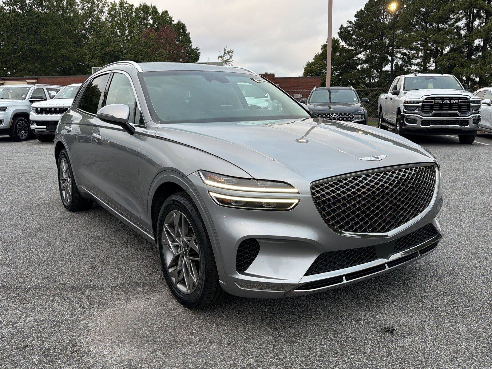 Used 2025 Genesis GV70 2.5T AWD/4WD image 4