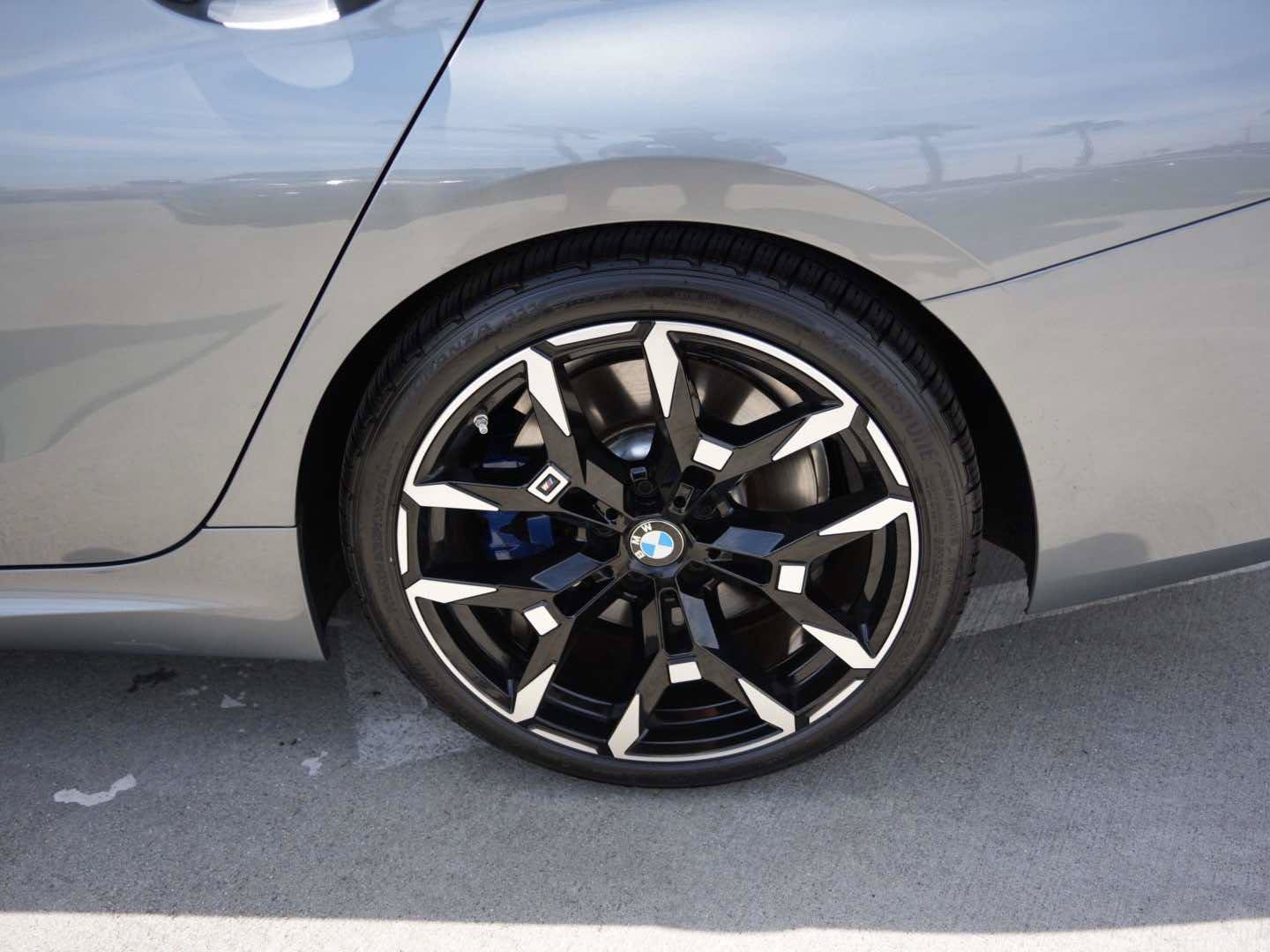 Used 2025 BMW M340i w/ Premium Package RWD image 6