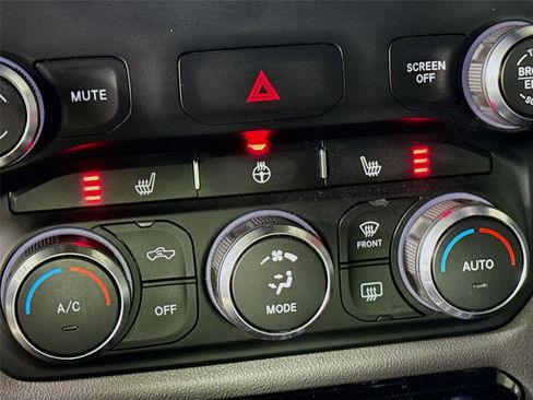 Used 2021 RAM 1500 Big Horn AWD/4WD image 16