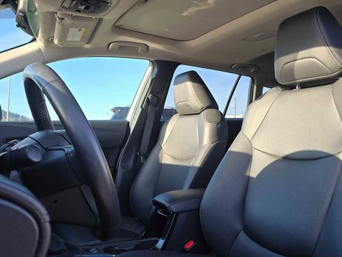 Certified 2022 Toyota Corolla Cross XLE image 24