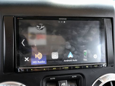 Used 2013 Jeep Wrangler Unlimited Rubicon w/ Connectivity Group AWD/4WD image 34
