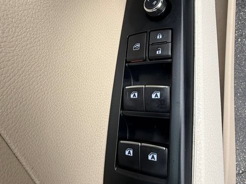 Used 2018 Toyota Camry XLE FWD image 21