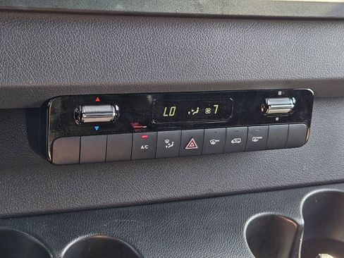 Used 2024 Mercedes-Benz Sprinter 2500 image 25