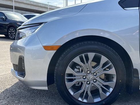 Certified 2025 Honda Odyssey Touring image 5