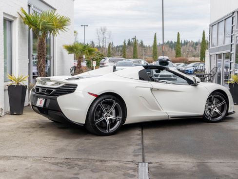 Used 2015 McLaren 650S Spider image 8
