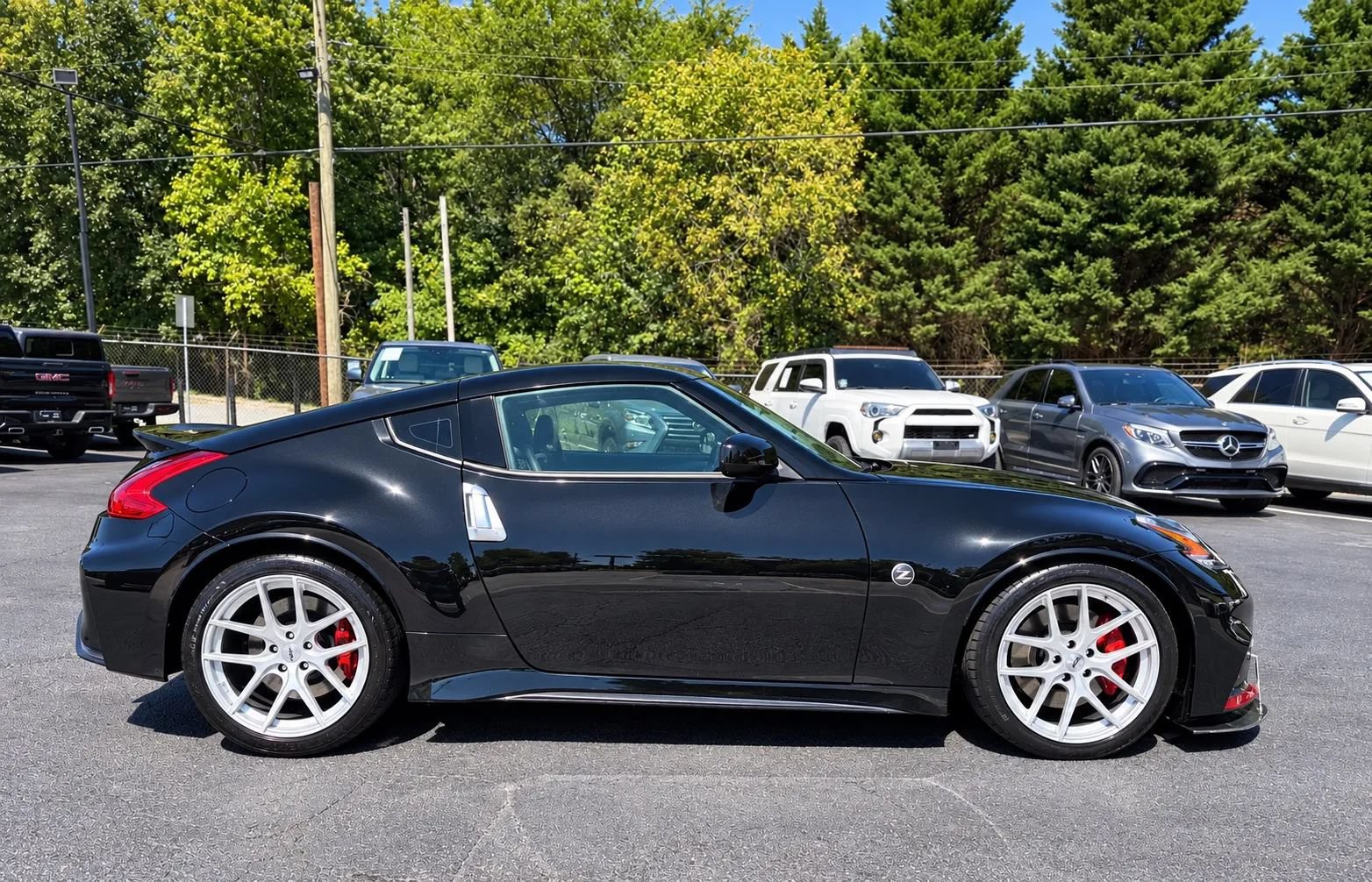 Used 2017 Nissan 370Z NISMO RWD image 7