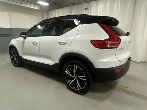 Used 2021 Volvo XC40 T5 R-Design w/ Climate Package image 2