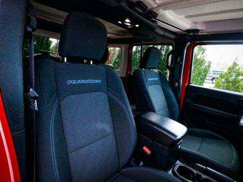 Used 2021 Jeep Wrangler Unlimited Rubicon 4xe w/ Dual Top Group AWD/4WD image 33