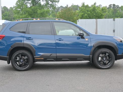 Certified 2025 Subaru Forester Wilderness w/ Convenience Package AWD/4WD image 10